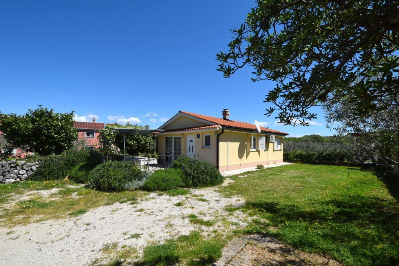 Holiday Home Pere Malinska Luaran gambar