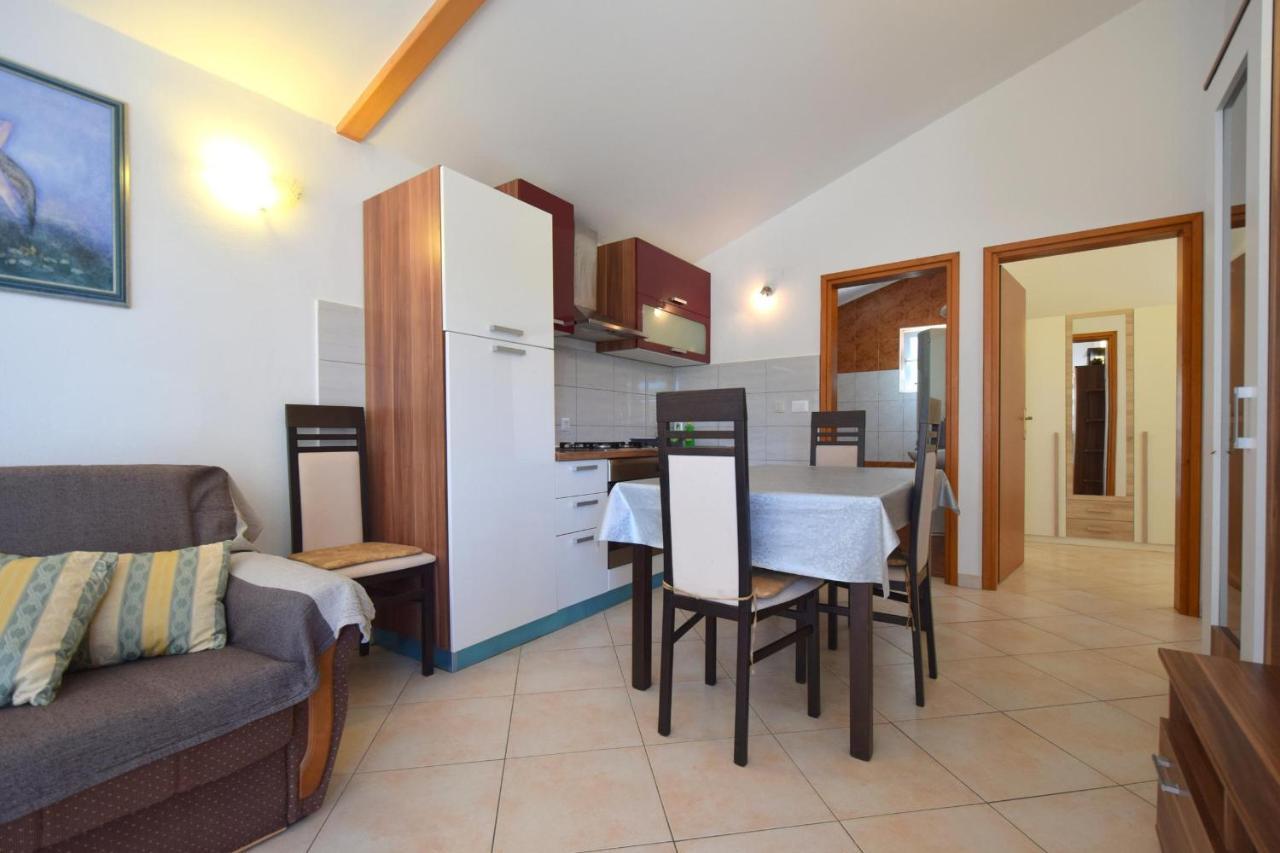 Holiday Home Pere Malinska Luaran gambar